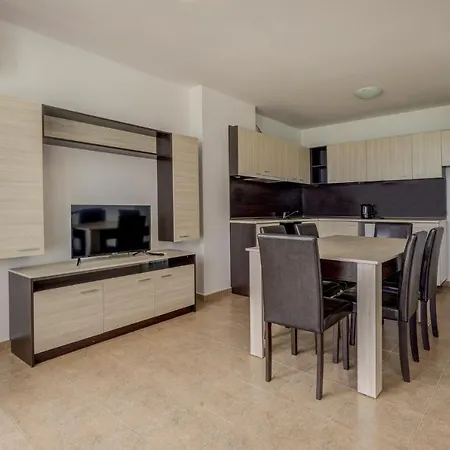 Saint George 1 Aparthotel *