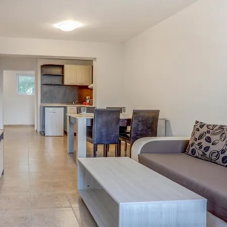 Saint George 1 Aparthotel *